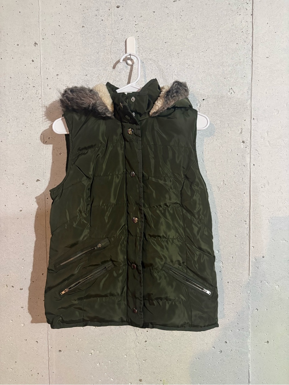 Ci Sono Faux Fur Puffer Vest | Size: Medium